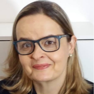 Adriana Peres