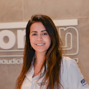 Caroline Peixoto dos Santos